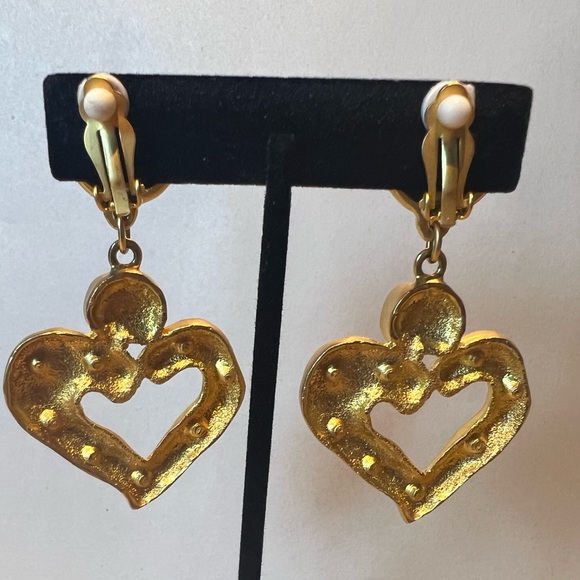 Vintage 80s Heart Clip On Earrings Gold and Black - Picture 3 of 8
